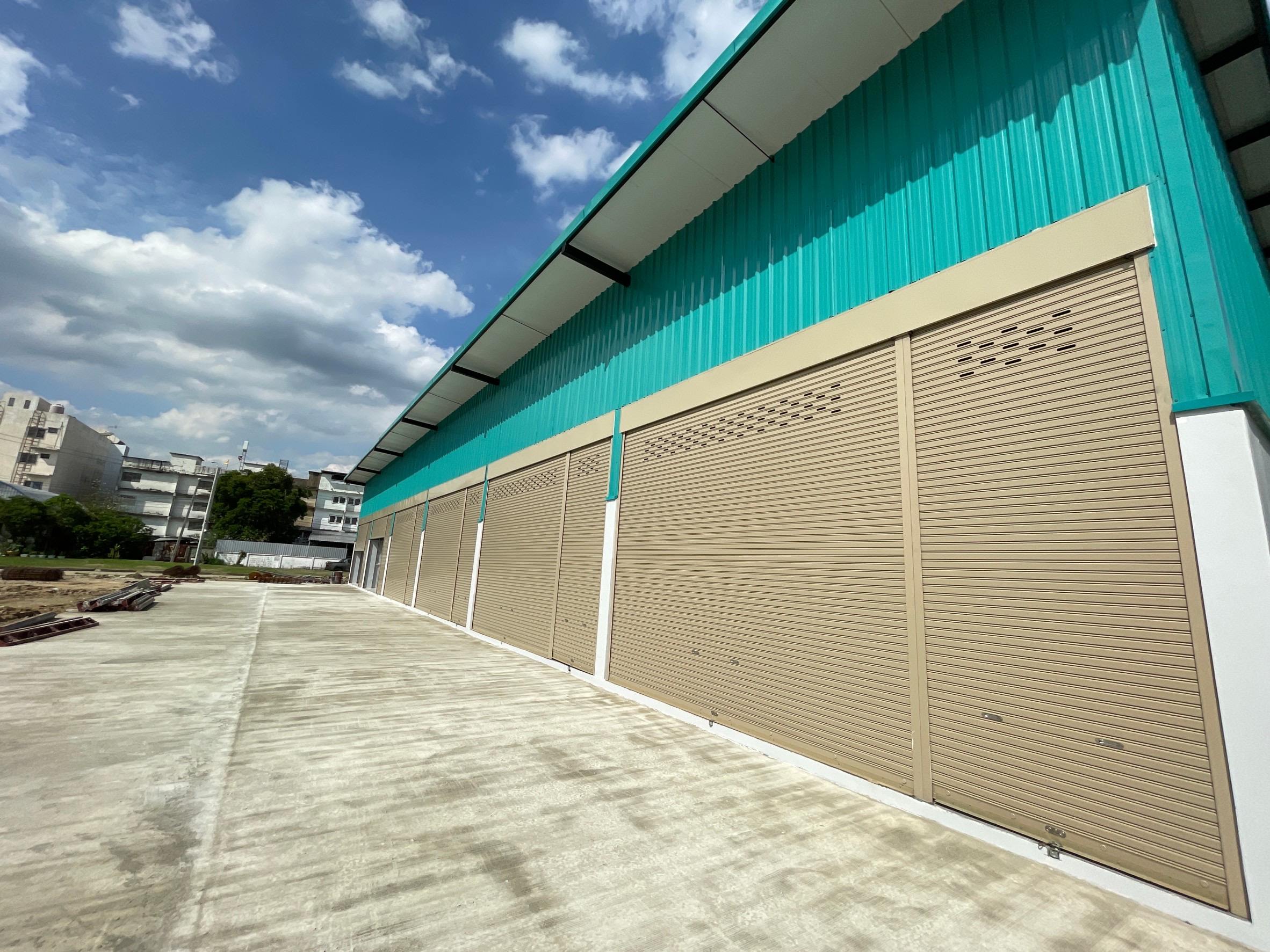 โกดังให้เช่าขนาด 100-200 ตร.ม. พิกัดตั้งอยู่ถนนติวานน์-ปากเกร็ด 