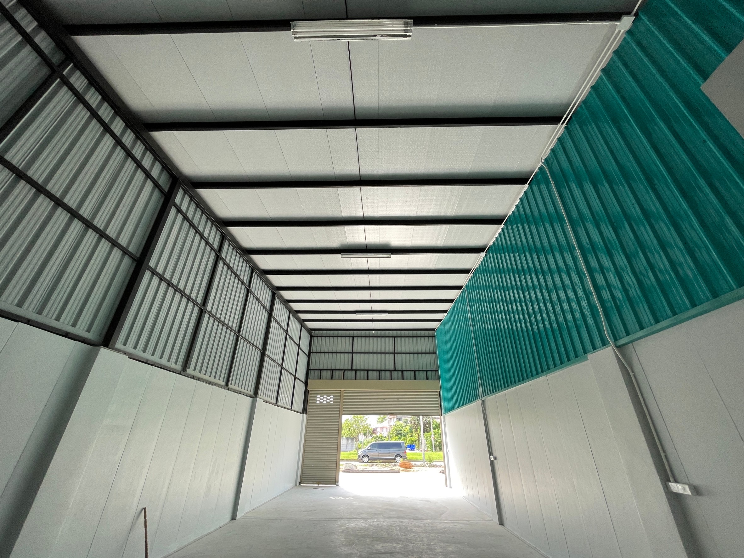 โกดังให้เช่าขนาด 100-200 ตร.ม. พิกัดตั้งอยู่ถนนติวานน์-ปากเกร็ด 