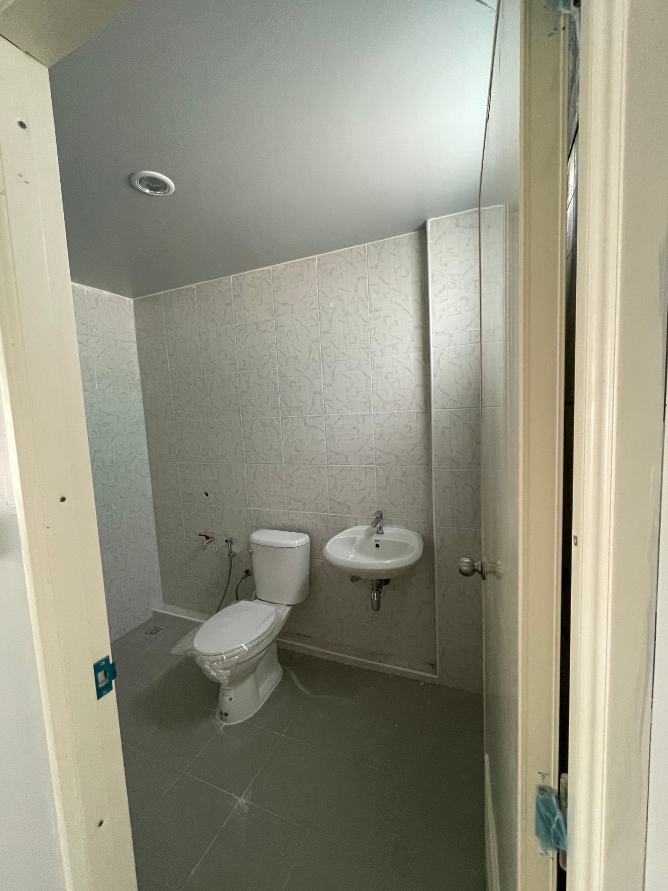 โกดังให้เช่าขนาด 100-200 ตร.ม. พิกัดตั้งอยู่ถนนติวานน์-ปากเกร็ด 