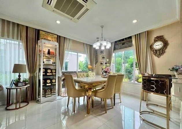 บ้านเดี่ยว 2 ชั้น หมู่บ้านภัสสร เพรสทีจ พัฒนาการ 38  ทำเลทอง เข้าออกได้ 3 เส้นทาง     