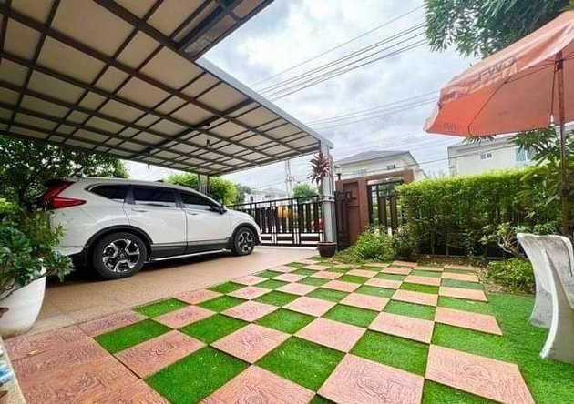 บ้านเดี่ยว 2 ชั้น หมู่บ้านภัสสร เพรสทีจ พัฒนาการ 38  ทำเลทอง เข้าออกได้ 3 เส้นทาง     