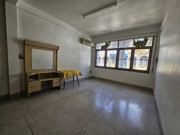 ขายอาคารพาณิชย์ 4 ชั้น 3 ห้องนอน รีโนเวทพร้อมอยู่ ซ.มหาวงศ์เหนือ  ห่าง mrt พระราม9 เพียง 1 ป้ายรถเมล์ 