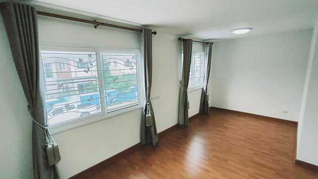 ขายด่วนทาวน์เฮ้าส์2ชั้น หลังริม หมู่บ้าน ลลิล ทาวน์ ไลโอ & แลนซีโอ คริป อ.ลำลูกกา จ.ปทุมธานี