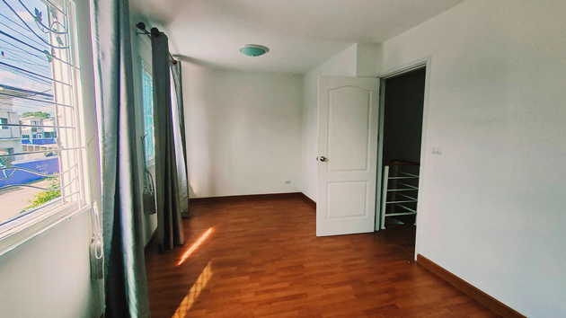 ขายด่วนทาวน์เฮ้าส์2ชั้น หลังริม หมู่บ้าน ลลิล ทาวน์ ไลโอ & แลนซีโอ คริป อ.ลำลูกกา จ.ปทุมธานี