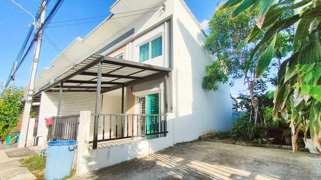 ขายด่วนทาวน์เฮ้าส์2ชั้น หลังริม หมู่บ้าน ลลิล ทาวน์ ไลโอ & แลนซีโอ คริป อ.ลำลูกกา จ.ปทุมธานี