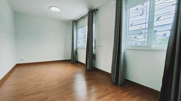 ขายด่วนทาวน์เฮ้าส์2ชั้น หลังริม หมู่บ้าน ลลิล ทาวน์ ไลโอ & แลนซีโอ คริป อ.ลำลูกกา จ.ปทุมธานี