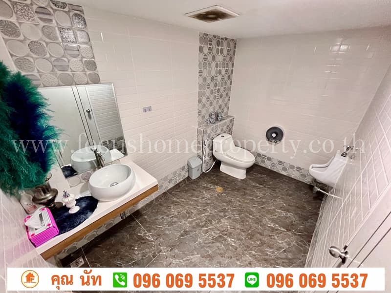 ขาย ตึกแถว 4 ชั้นครึ่ง ห้องมุม ติดBTS สถานีพหลโยธิน 59