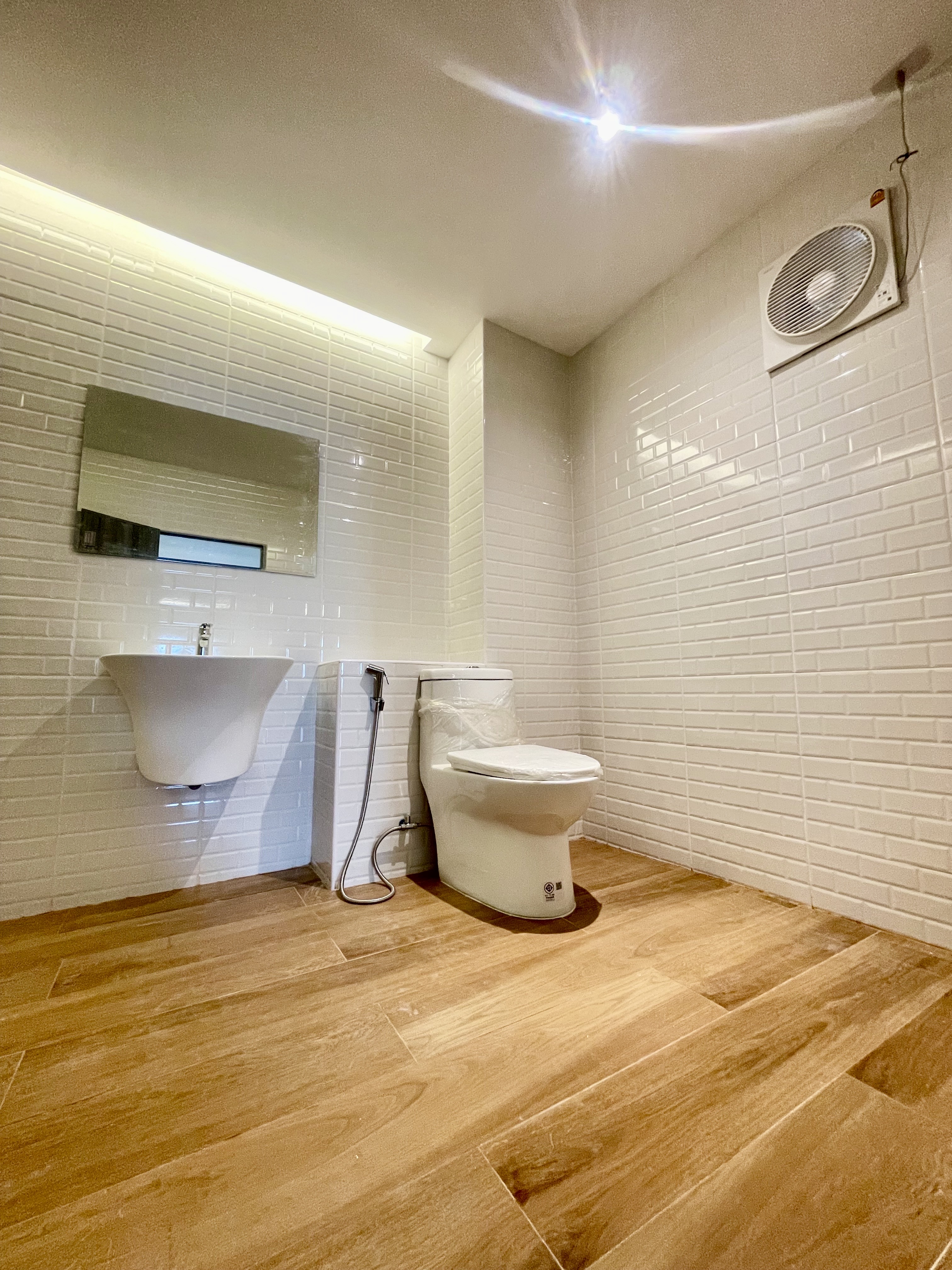 ขายด่วนอาคารพาณิชย์ 5 ชั้น 3 คูหา ซอยเอกชัย 66