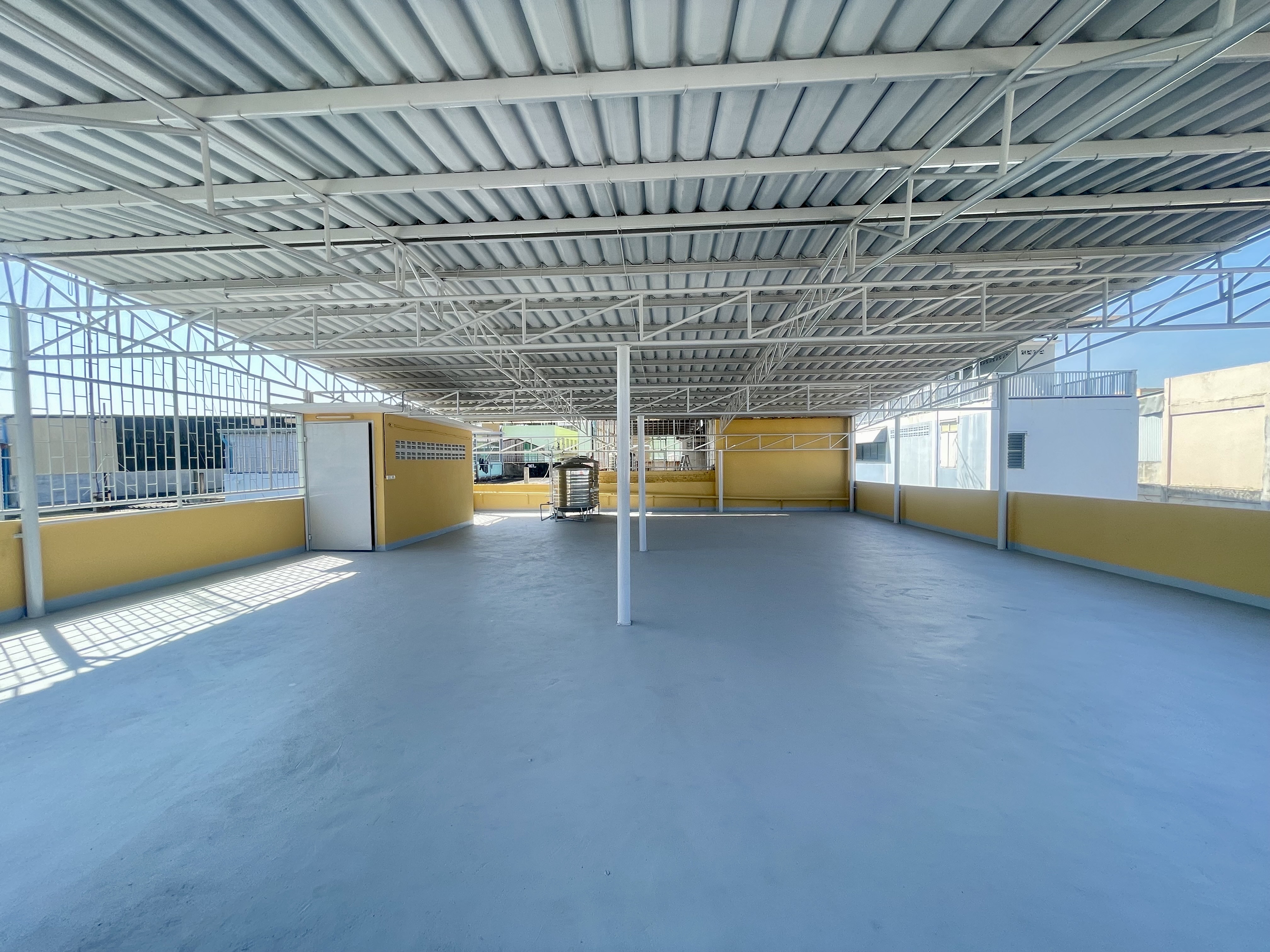 ขายด่วนอาคารพาณิชย์ 5 ชั้น 3 คูหา ซอยเอกชัย 66