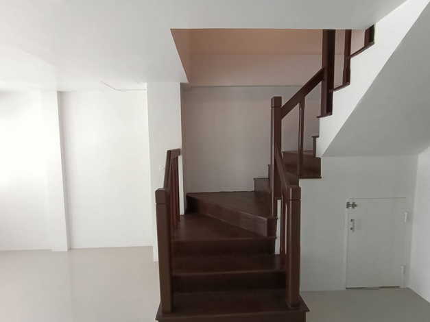 ขายทาวน์เฮ้าส์2ชั้น สิรีนเฮ้าส์ รัตนาธิเบศร์ รีโนเวทใหม่ อ.เมือง จ.นนทบุรี