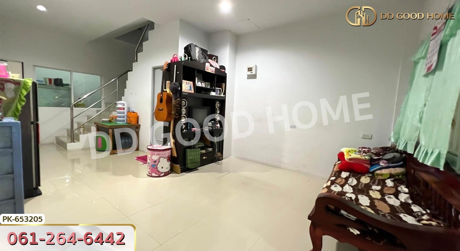 ทาวน์เฮ้าส์ หมู่บ้านธณวรรณ ลิฟวิ่ง ศรีราชา ชลบุรี ใกล้ฮาร์เบอร์มอลล์
