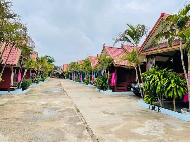 ขายรีสอร์ทด่วน ปันรัก เรือนไม้ 14 หลัง จังหวัดร้อยเอ็ด (เจ้าของขายเอง)