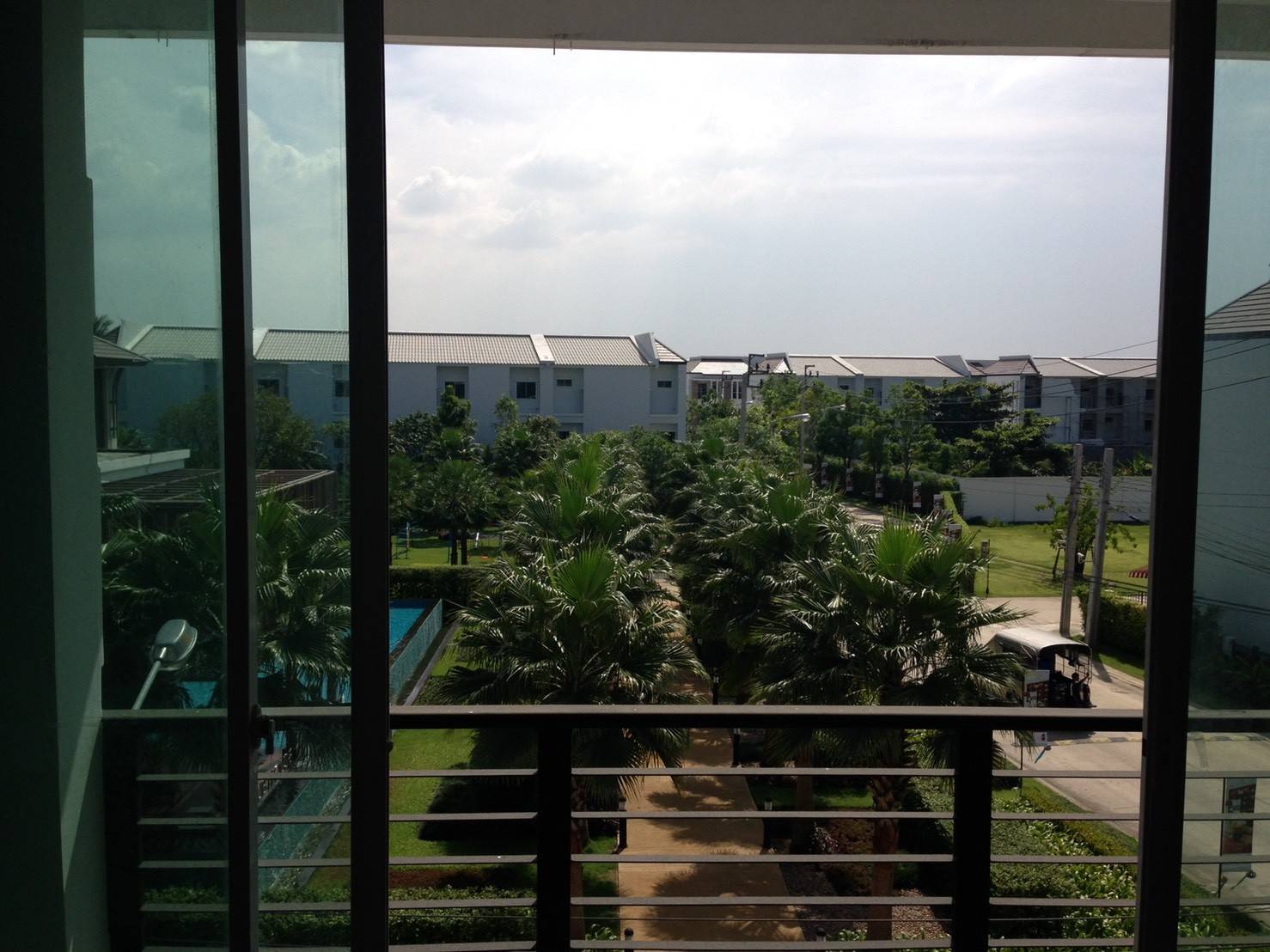 ขายทาวน์โฮม 3 ชั้น ใจกลางเมือง หมู่บ้านกลางเมืองสาทร-ตากสิน 2 เขตจอมทอง กทม.(เจ้าของขายเอง)