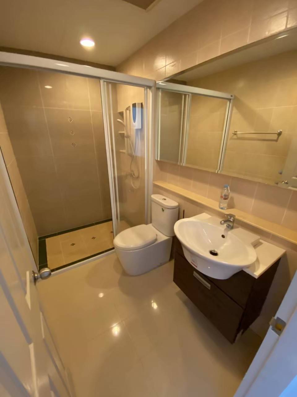 ขายทาวน์โฮม 3 ชั้น ใจกลางเมือง หมู่บ้านกลางเมืองสาทร-ตากสิน 2 เขตจอมทอง กทม.(เจ้าของขายเอง)