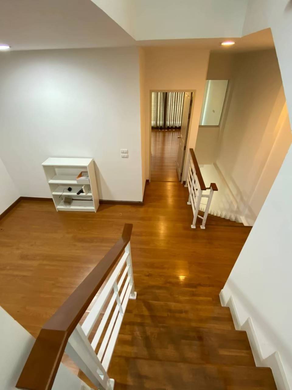 ขายทาวน์โฮม 3 ชั้น ใจกลางเมือง หมู่บ้านกลางเมืองสาทร-ตากสิน 2 เขตจอมทอง กทม.(เจ้าของขายเอง)