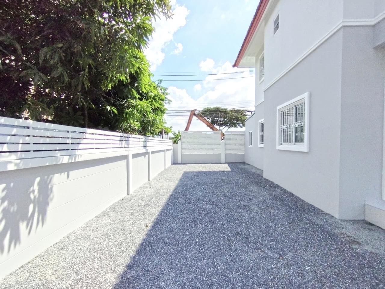 ขายบ้านเดี่ยว 2 ชั้น ทำเลดี หมู่บ้านบางกอกการ์เด้นท์ ถ.กาญจนาภิเษก - บางกรวย จังหวัดนนทบุรี