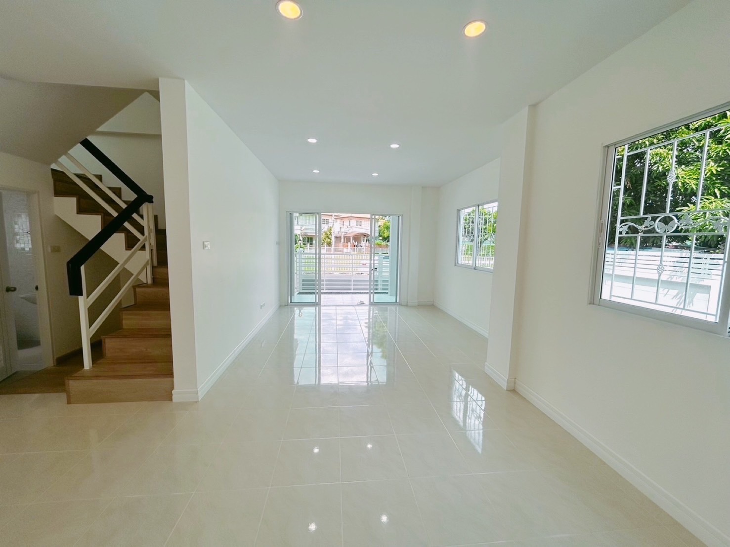 ขายบ้านเดี่ยว 2 ชั้น ทำเลดี หมู่บ้านบางกอกการ์เด้นท์ ถ.กาญจนาภิเษก - บางกรวย จังหวัดนนทบุรี