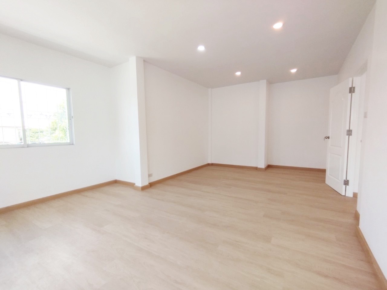 ขายบ้านเดี่ยว 2 ชั้น ทำเลดี หมู่บ้านบางกอกการ์เด้นท์ ถ.กาญจนาภิเษก - บางกรวย จังหวัดนนทบุรี