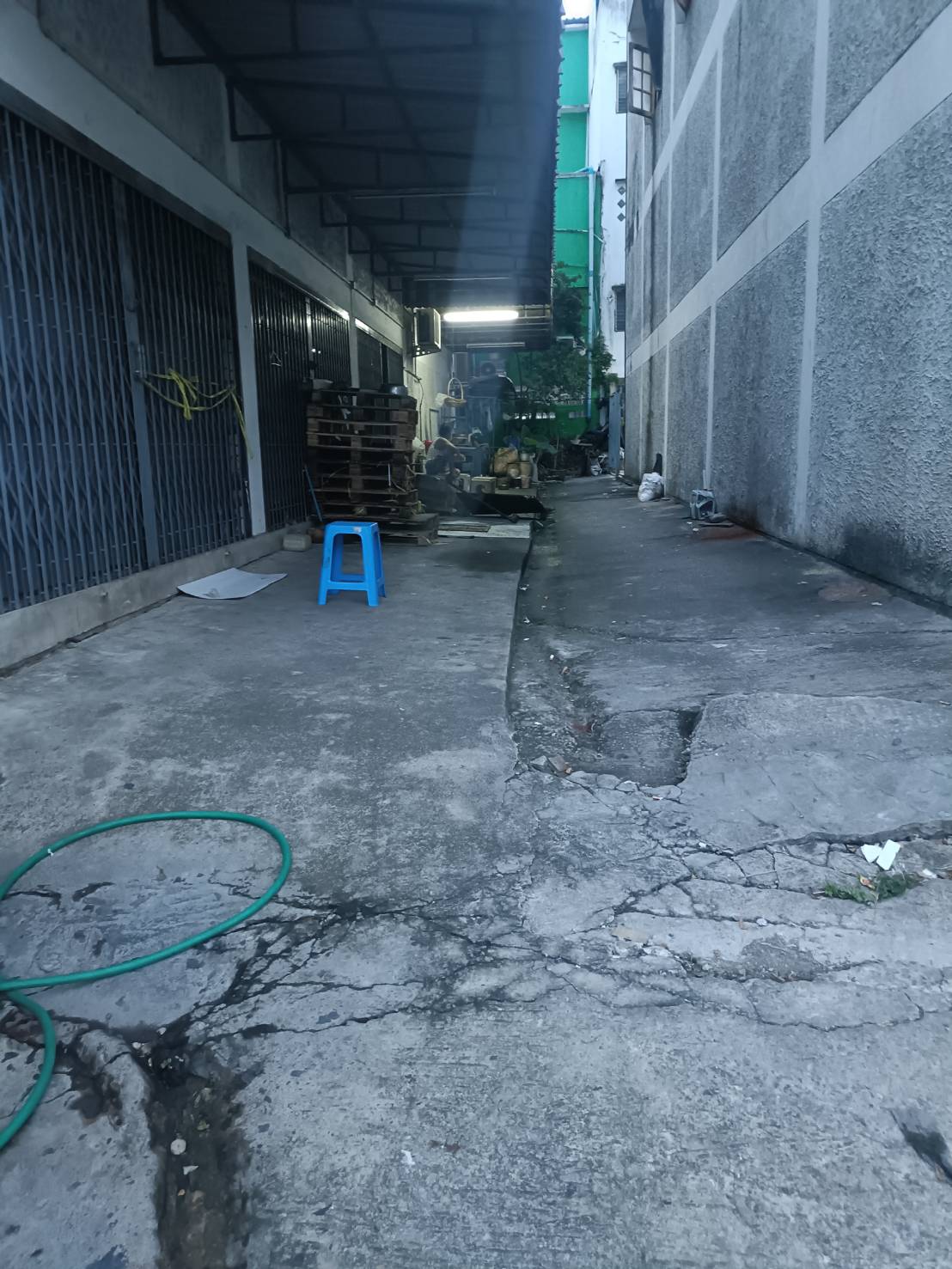 ขายอาคารพานิชย์ 3คูหา ทำเลดีใกล้รถไฟฟ้า ซอยวัดจันทร์ประดิษฐาราม เพชรเกษม 48 กรุงเทพมหานคร