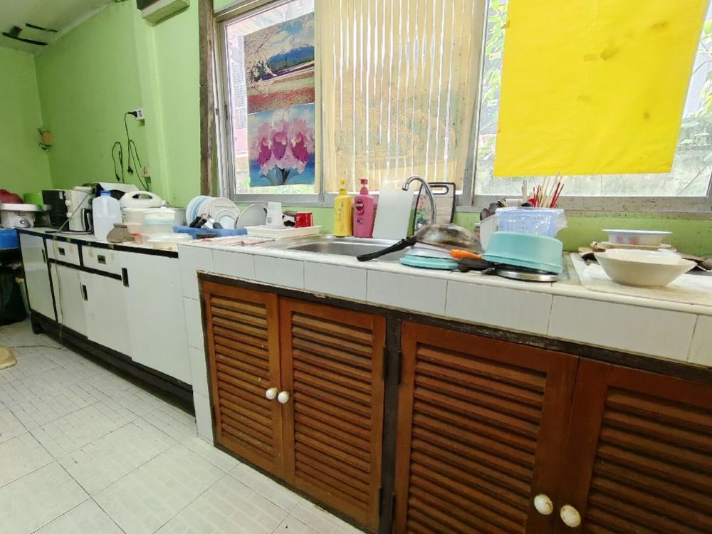 ขายด่วนบ้านเดี่ยว2ชั้น ทำเลทอง หมู่บ้านปาริชาต345 จังหวัดปทุมธานี