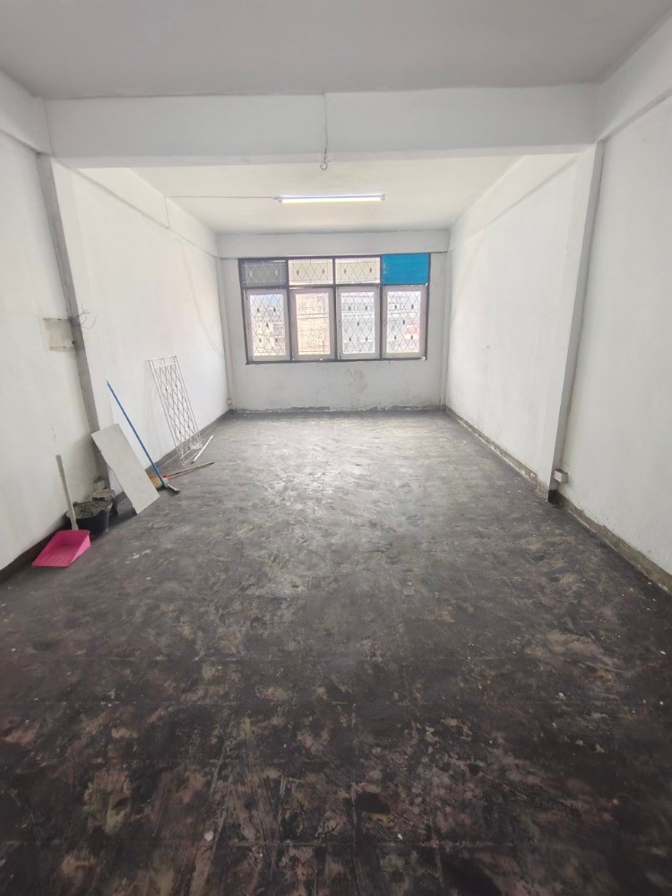 ขายอาคารพาณิชย์4 ชั้น รีโนเวทใหม่  ติดถนนพระราม 3 จังหวัดกรุงเทพมหานคร