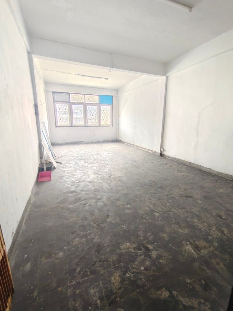 ขายอาคารพาณิชย์4 ชั้น รีโนเวทใหม่  ติดถนนพระราม 3 จังหวัดกรุงเทพมหานคร