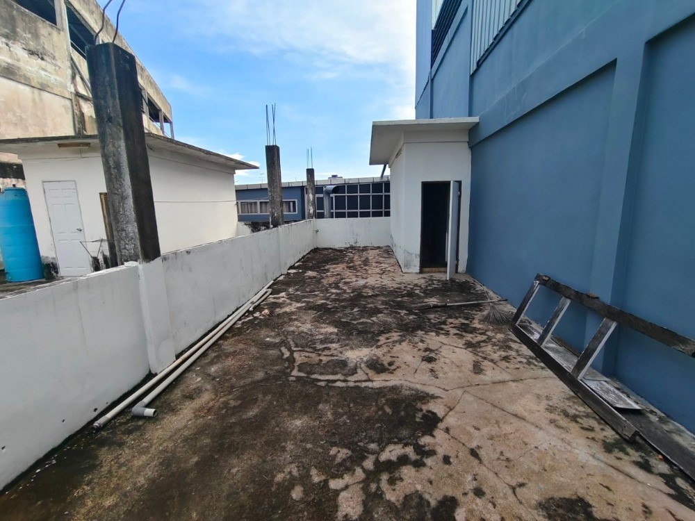 ขายอาคารพาณิชย์4 ชั้น รีโนเวทใหม่  ติดถนนพระราม 3 จังหวัดกรุงเทพมหานคร