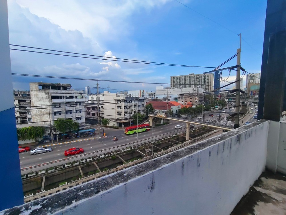 ขายอาคารพาณิชย์4 ชั้น รีโนเวทใหม่  ติดถนนพระราม 3 จังหวัดกรุงเทพมหานคร