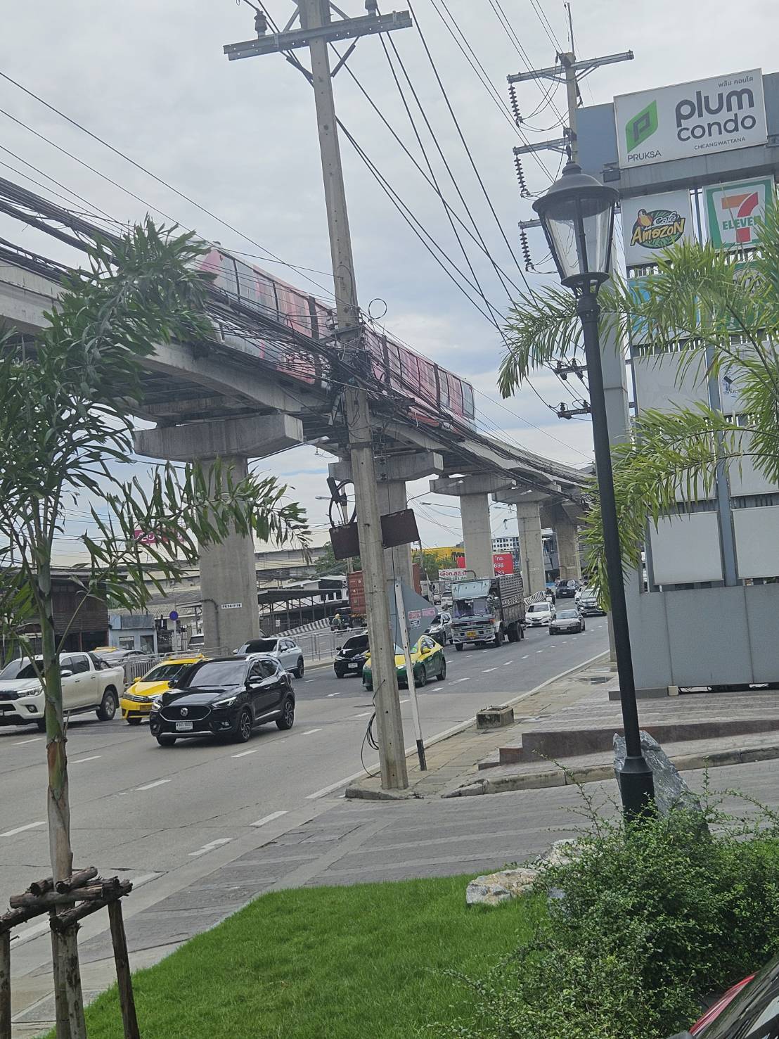 ขายคอนโด Plum Condo แจ้งวัฒนะ ทำเลดี ใกล้รถไฟฟ้าสีชมพู