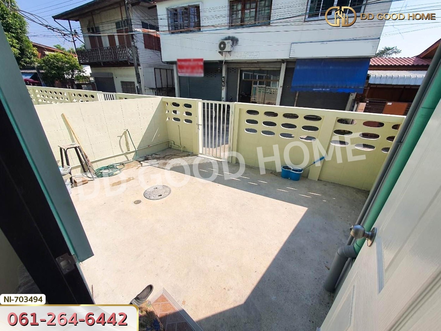 อาคารพาณิชย์ เมืองลำปาง ใกล้ศาลหลักเมืองลำปาง