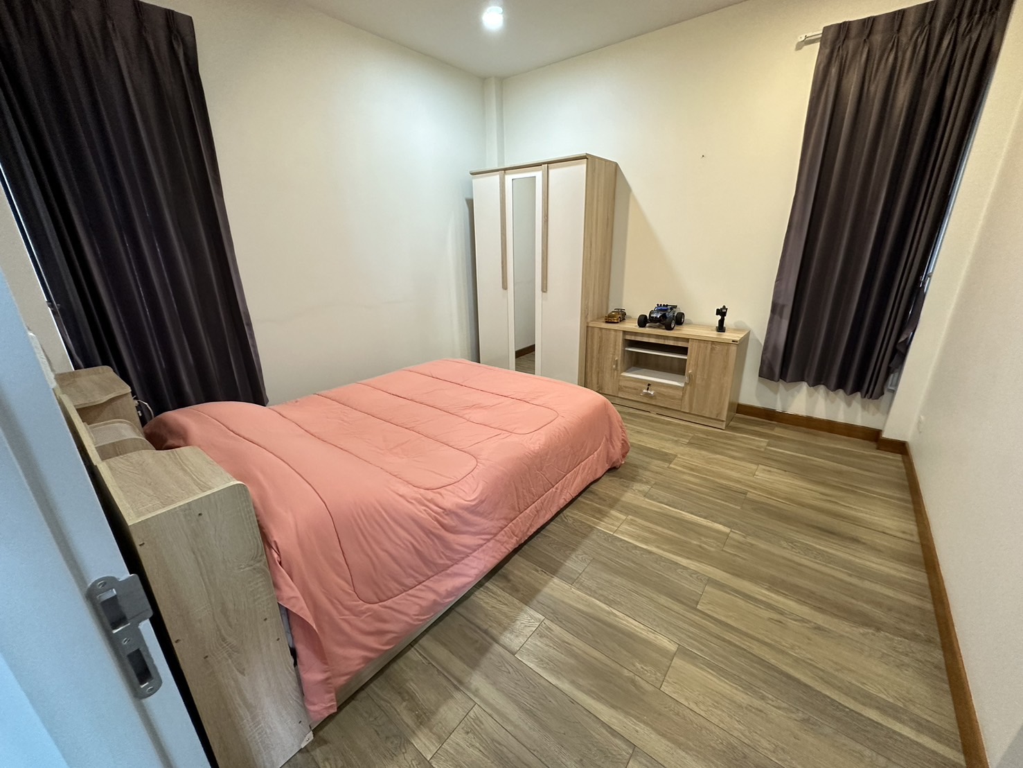 ให้เช่าบ้านและห้องพักรายวัน อมรรัตน์Room ย่านรังสิต จังหวัดปทุมธานี 