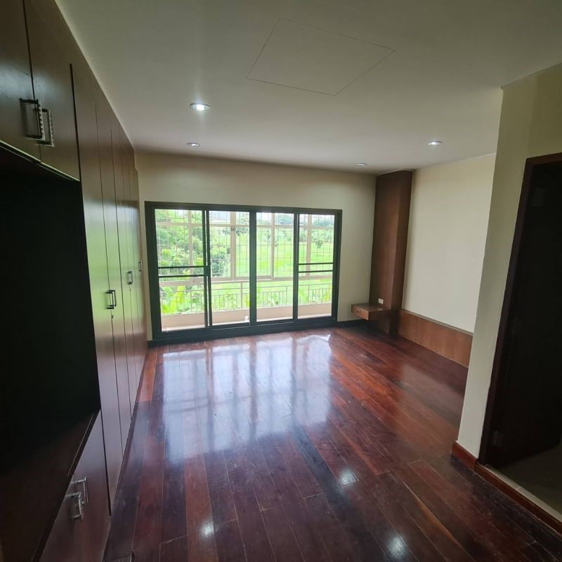 ขายบ้านเดี่ยว 3 ชั้น ใกล้โรงเรียนนานาชาติ kis ติดต่อ โทร 0619419639 