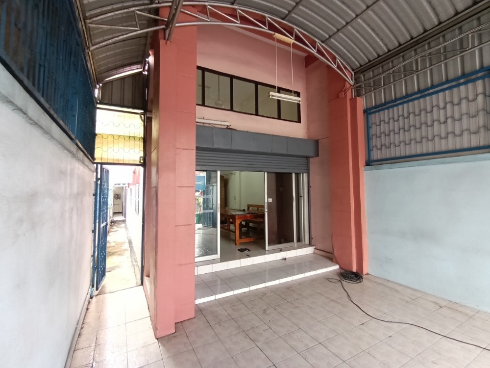 ขายอาคารพาณิชย์3ชั้นครึ่ง ติดถนน ทำเลทอง  เอกชัย 109 ถนนเมน เขตบางบอน จังหวัดกรุงเทพมหานคร 