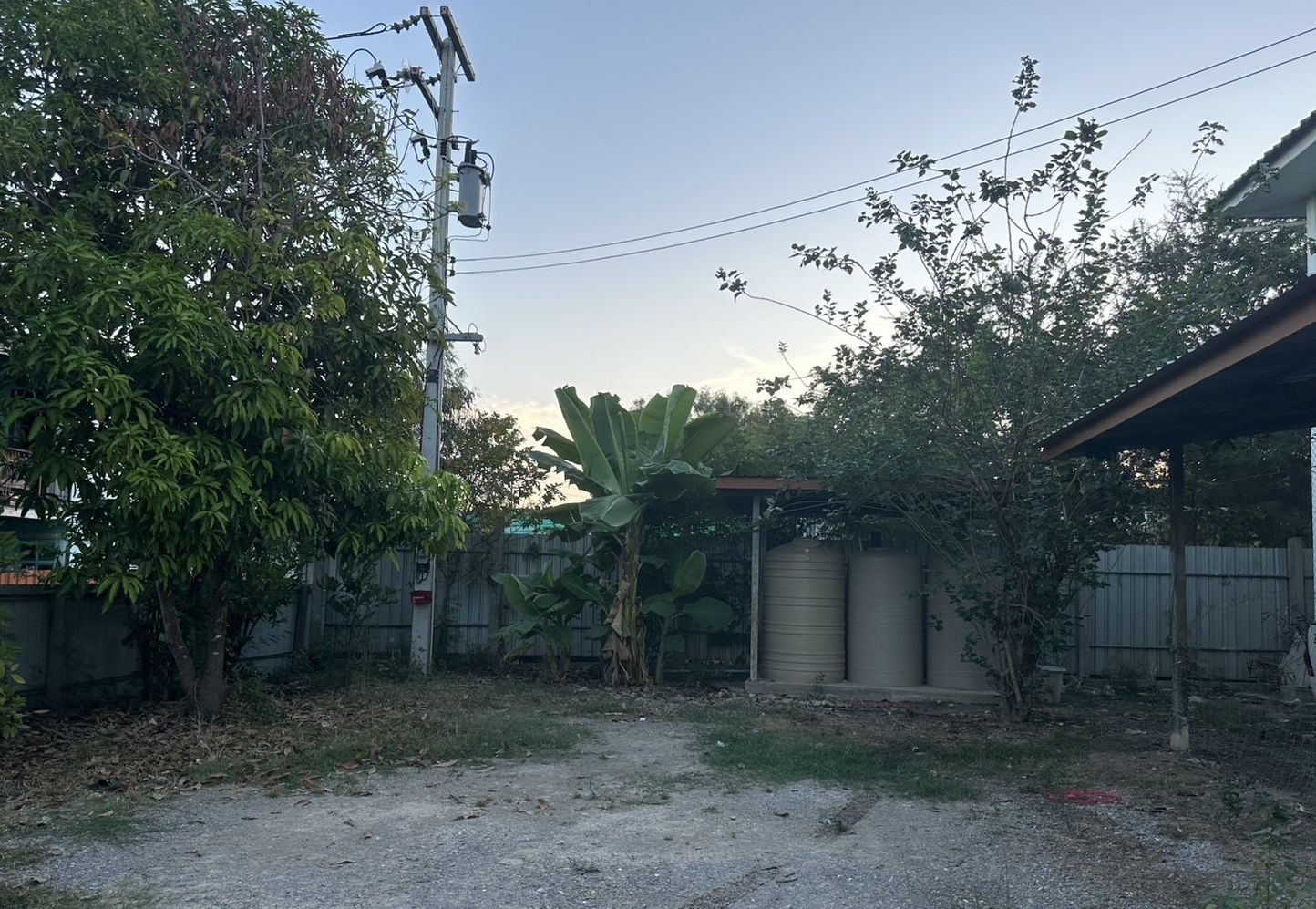 ขายที่ดินทำเลดีพร้อมห้องเช่า 20 ห้อง อ.ลาดหลุมแก้ว จ.ปทุมธานี