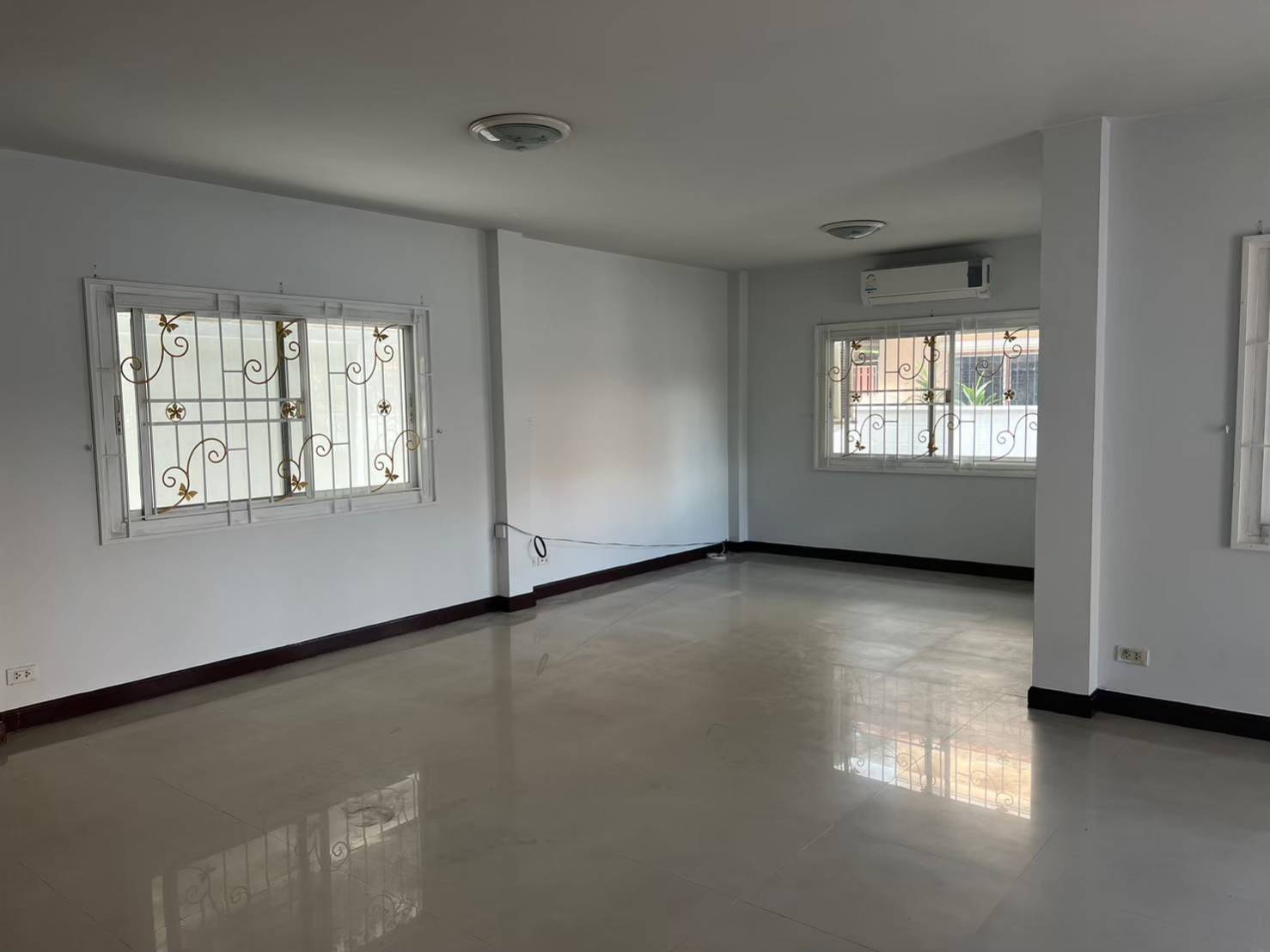 ขายบ้านเดี่ยว2ชั้น ติดถนนใหญ่ ทำเลทอง หมู่บ้าน เอกวิน นิมิตใหม่ ซอย 3  เขตมีนบุรี จังหวัดกรุงเทพมหานคร