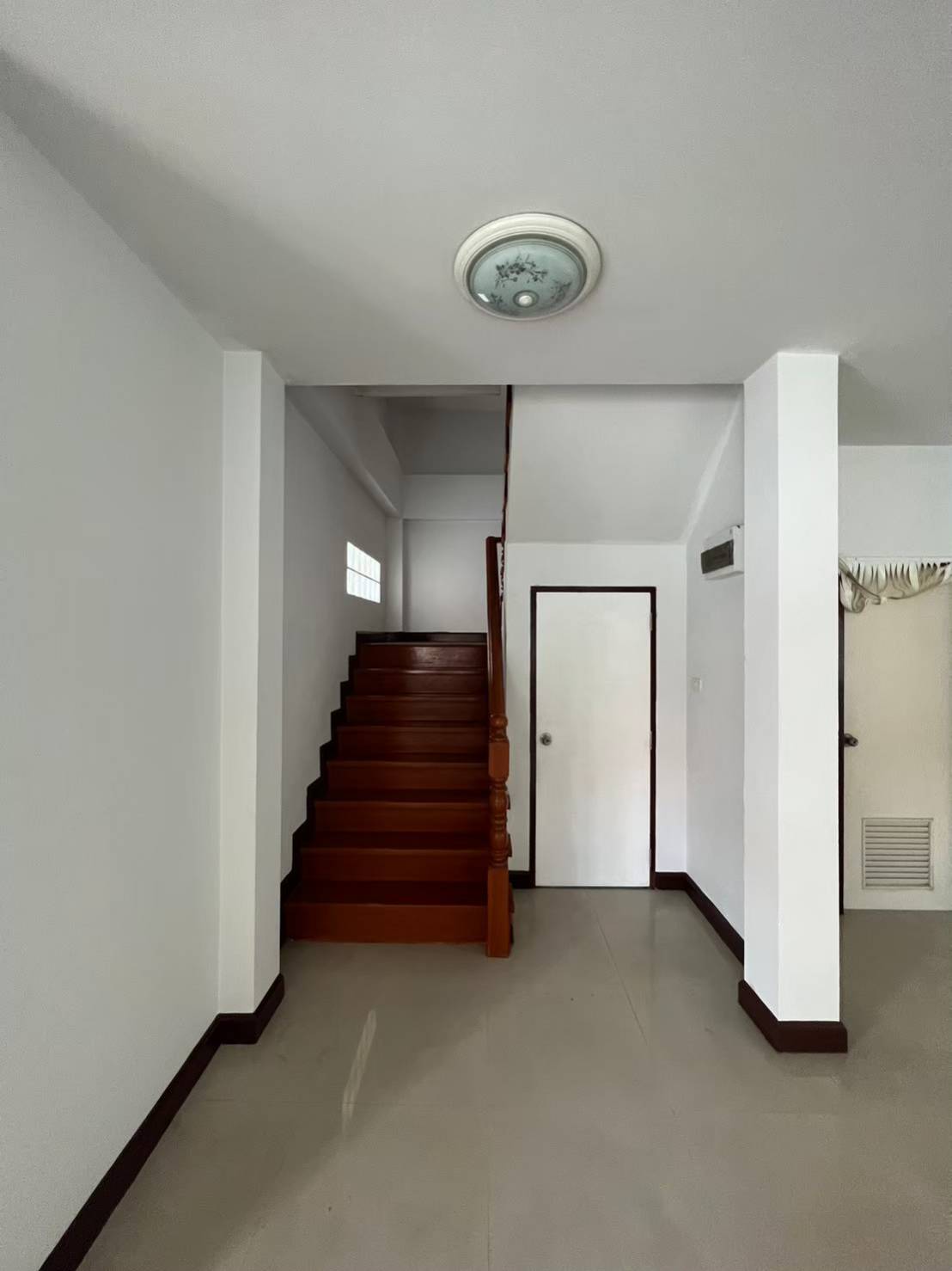 ขายบ้านเดี่ยว2ชั้น ติดถนนใหญ่ ทำเลทอง หมู่บ้าน เอกวิน นิมิตใหม่ ซอย 3  เขตมีนบุรี จังหวัดกรุงเทพมหานคร