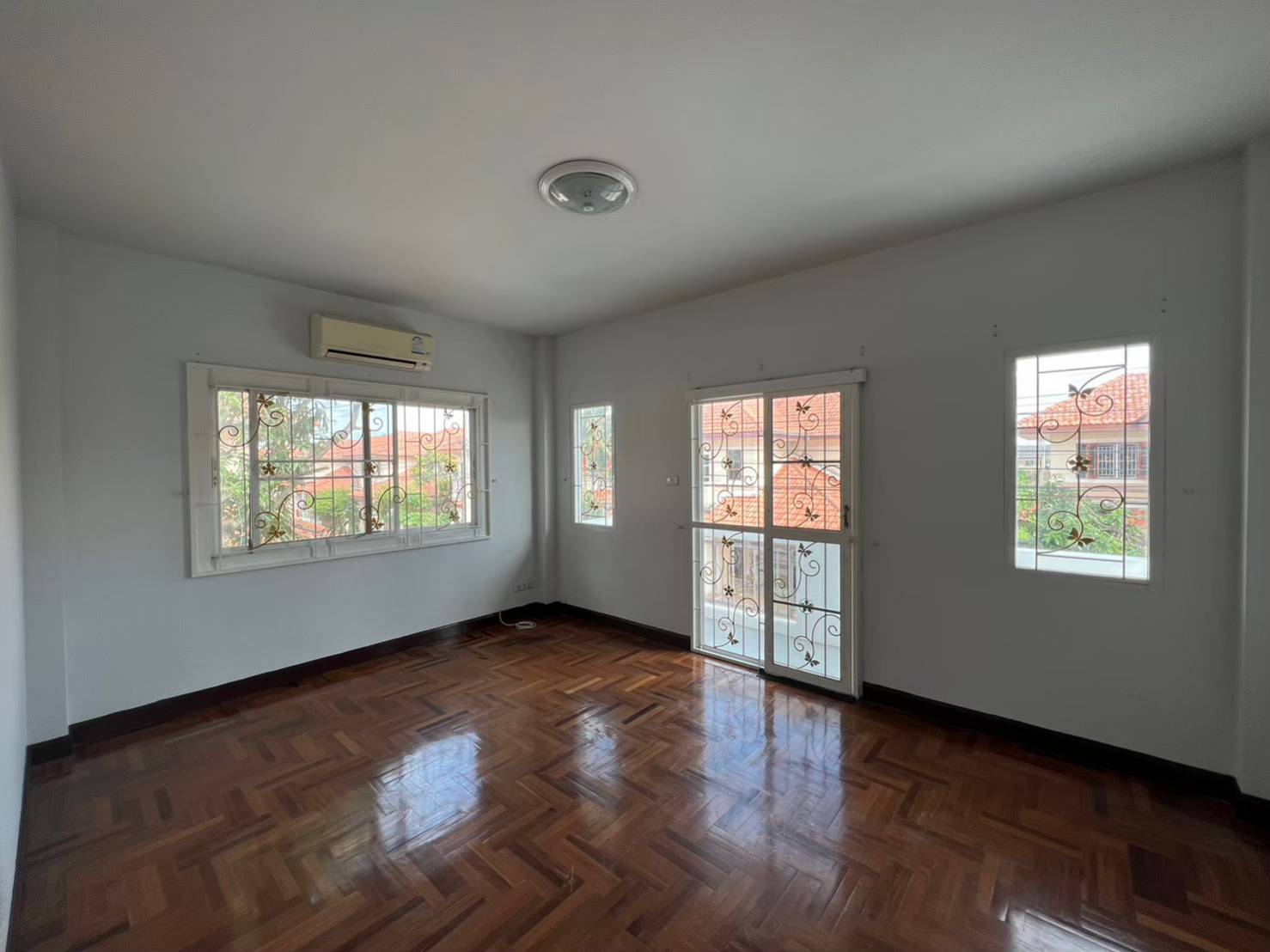 ขายบ้านเดี่ยว2ชั้น ติดถนนใหญ่ ทำเลทอง หมู่บ้าน เอกวิน นิมิตใหม่ ซอย 3  เขตมีนบุรี จังหวัดกรุงเทพมหานคร