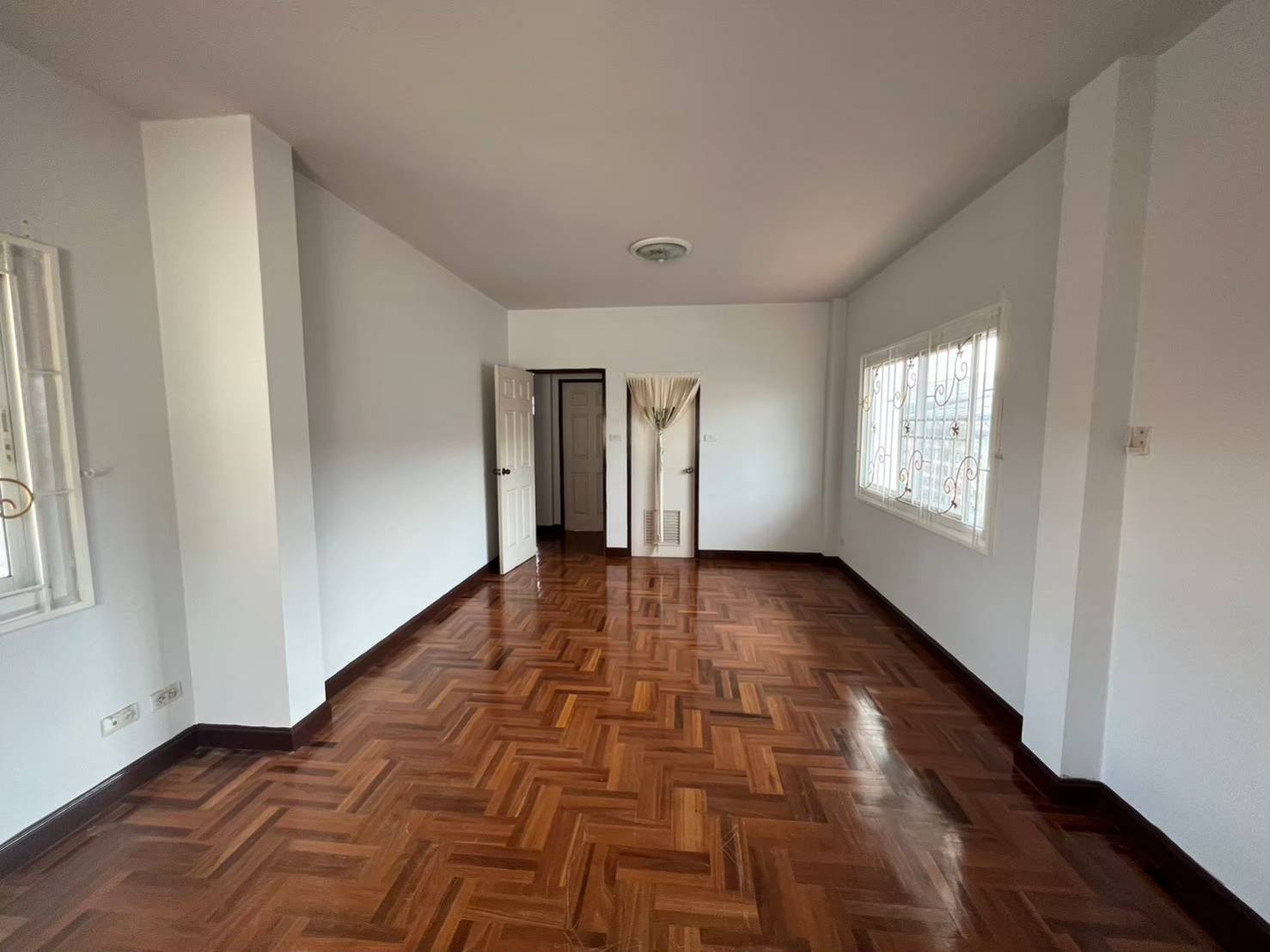 ขายบ้านเดี่ยว2ชั้น ติดถนนใหญ่ ทำเลทอง หมู่บ้าน เอกวิน นิมิตใหม่ ซอย 3  เขตมีนบุรี จังหวัดกรุงเทพมหานคร