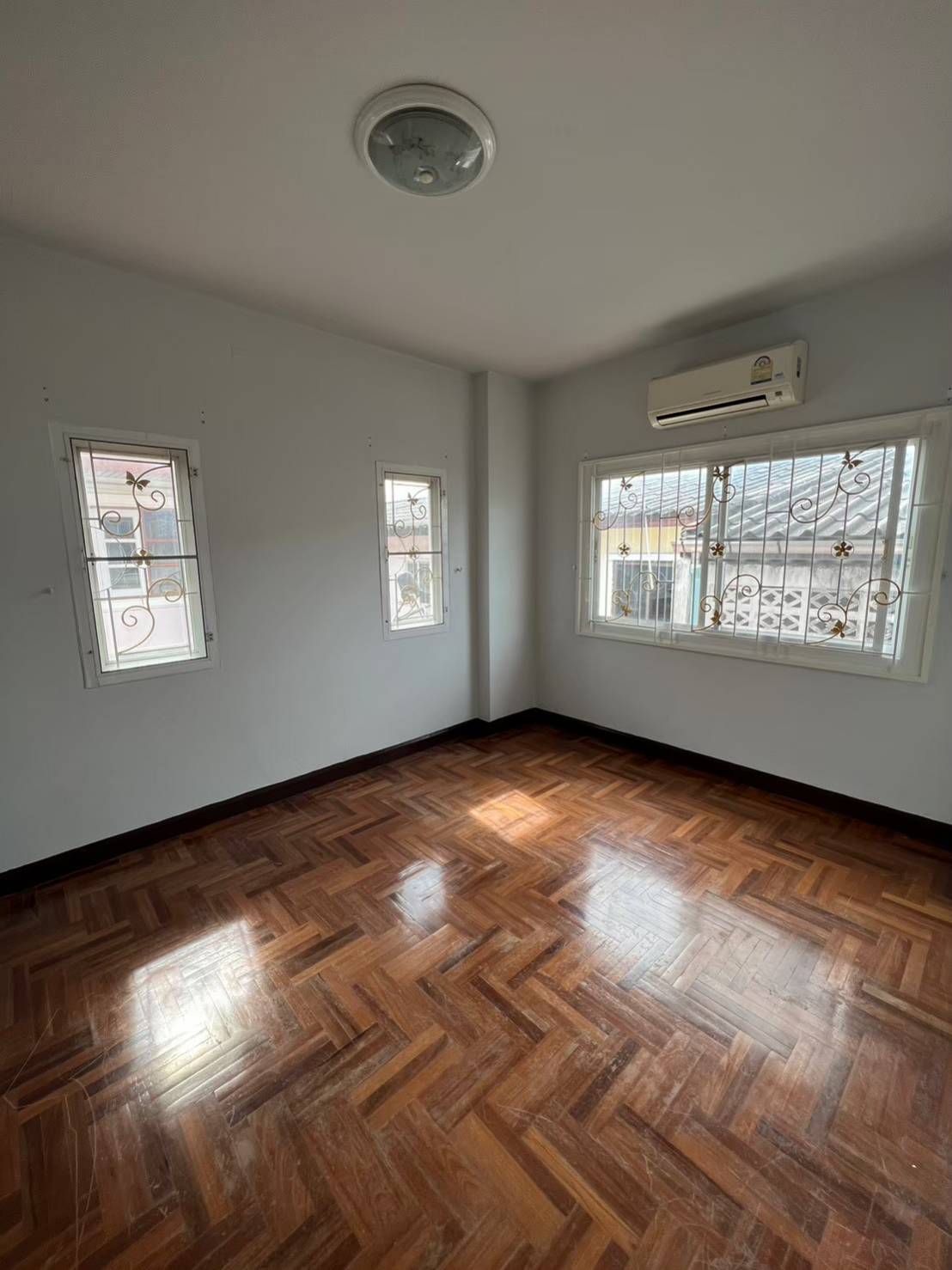 ขายบ้านเดี่ยว2ชั้น ติดถนนใหญ่ ทำเลทอง หมู่บ้าน เอกวิน นิมิตใหม่ ซอย 3  เขตมีนบุรี จังหวัดกรุงเทพมหานคร