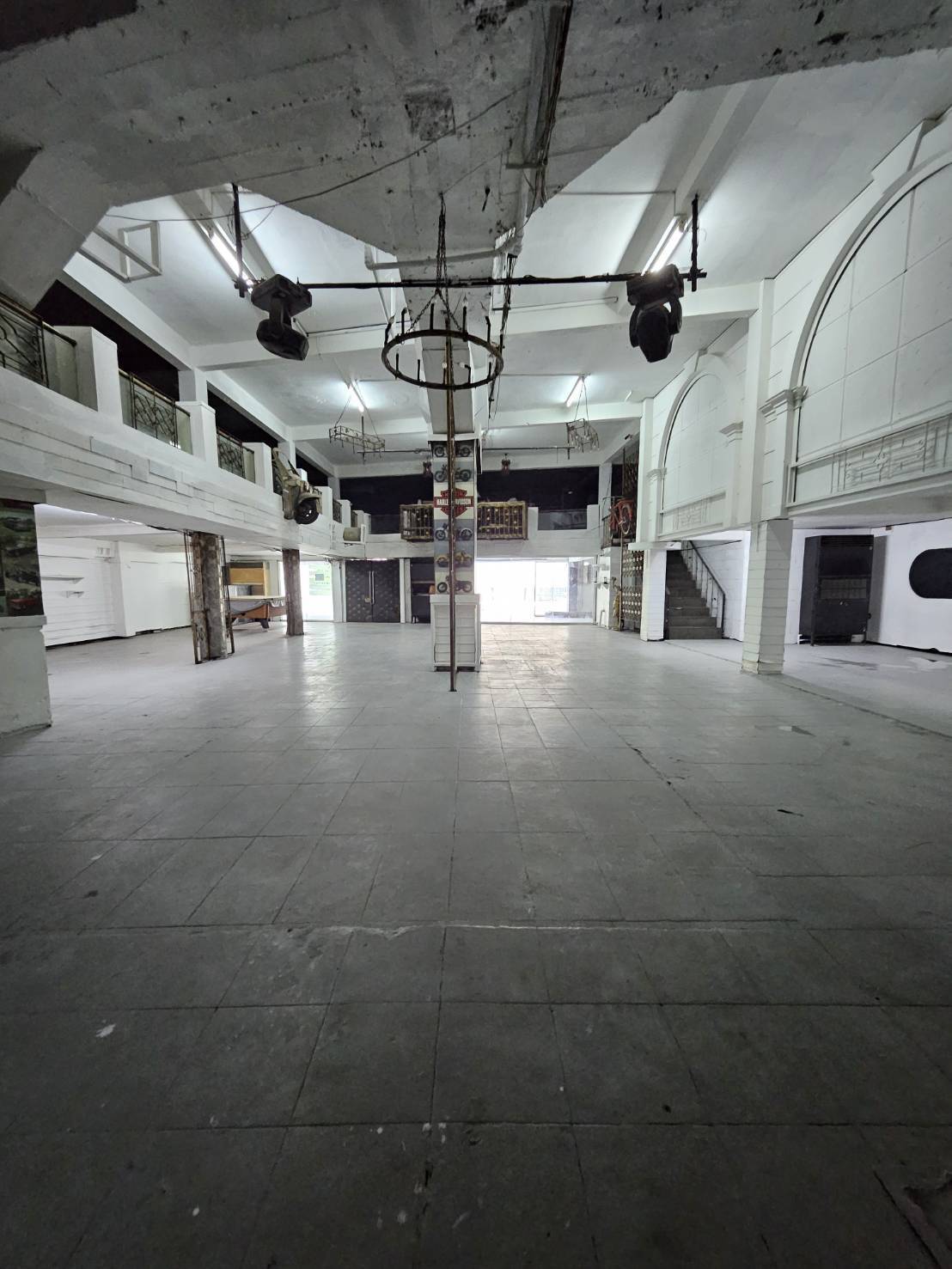 ให้เช่า /Rent อาคารพาณิชย์ 4คูหา 5 ชั้นพร้อมใบอนุญาต สถานบันเทิง ตึสี่ ทำเลดี ย่านสุขุมวิท บางนา