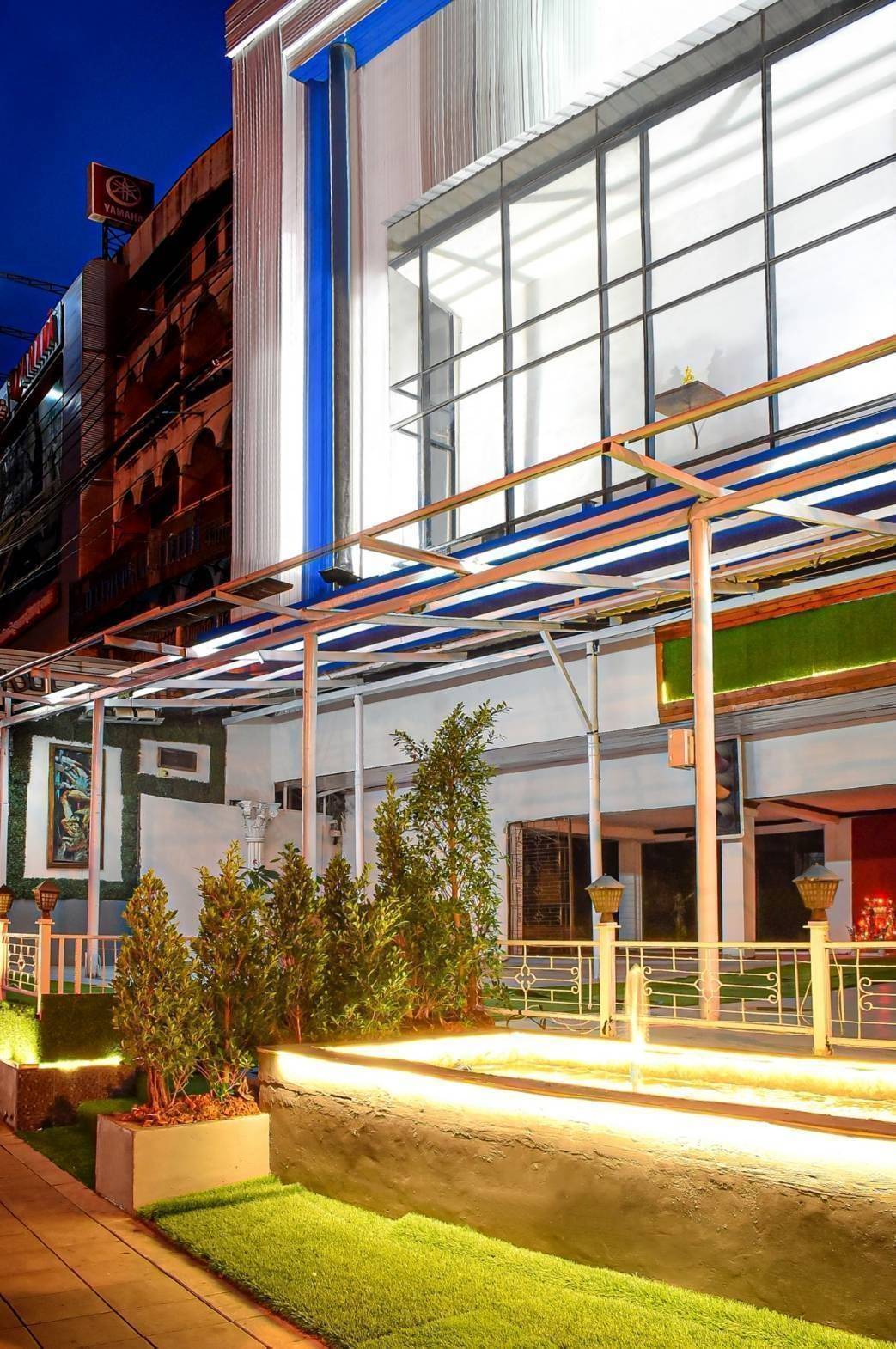 ให้เช่า /Rent อาคารพาณิชย์ 4คูหา 5 ชั้นพร้อมใบอนุญาต สถานบันเทิง ตึสี่ ทำเลดี ย่านสุขุมวิท บางนา