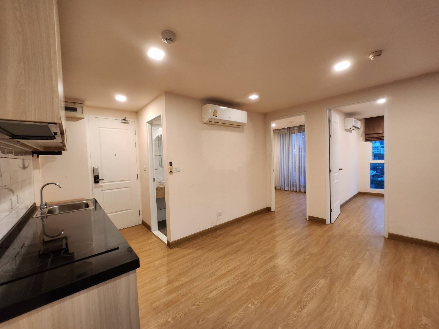 ด่วนที่สุด! เจ้าของอยากขาย!! ราคาถูก คอนโด  The Light New York Low-Rise เงียบสงบ วัสดุดี ฟรี Shuttle Bus เหมาะอยู่อาศัยหรือลงทุน จังหวัดกรุงเทพมหานคร