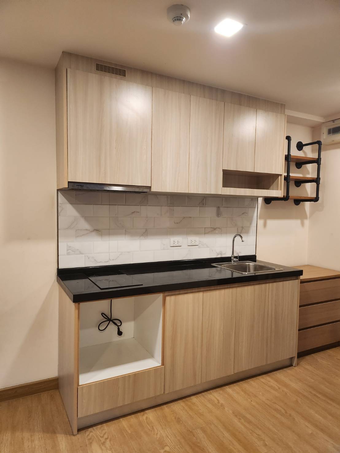 ด่วนที่สุด! เจ้าของอยากขาย!! ราคาถูก คอนโด  The Light New York Low-Rise เงียบสงบ วัสดุดี ฟรี Shuttle Bus เหมาะอยู่อาศัยหรือลงทุน จังหวัดกรุงเทพมหานคร