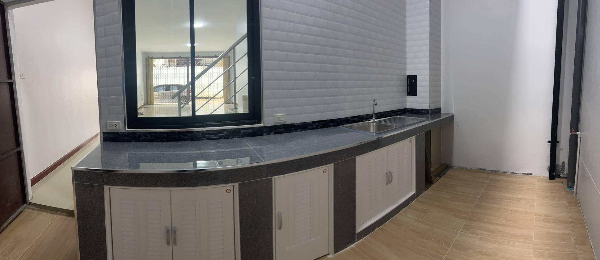 ขายอาคารพาณิชย์  ทำเลทอง  ตำบลหาดใหญ่ อำเภอหาดใหญ่ จังหวัดสงขลา