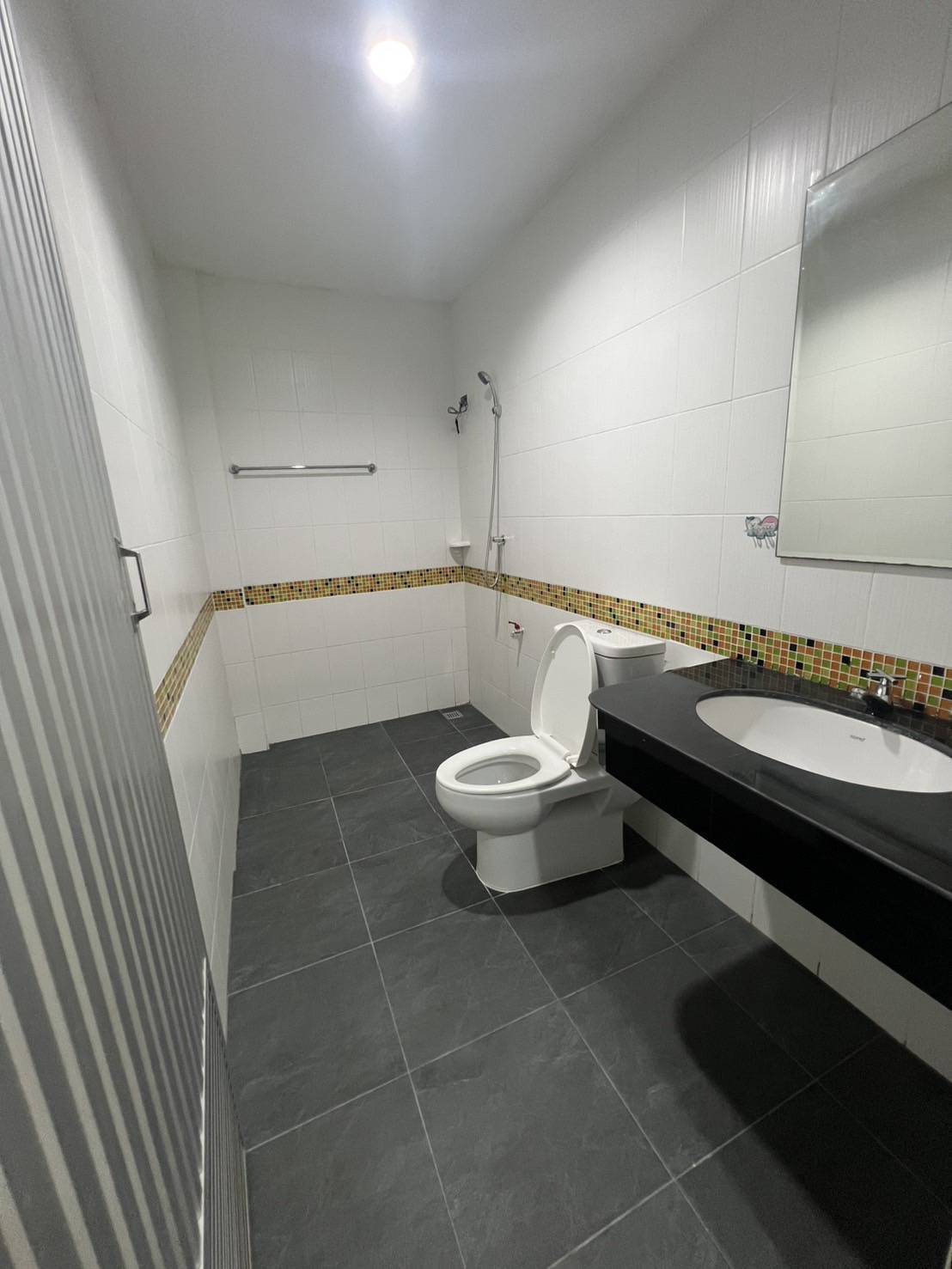 ขายอาคารพาณิชย์  ทำเลทอง  ตำบลหาดใหญ่ อำเภอหาดใหญ่ จังหวัดสงขลา