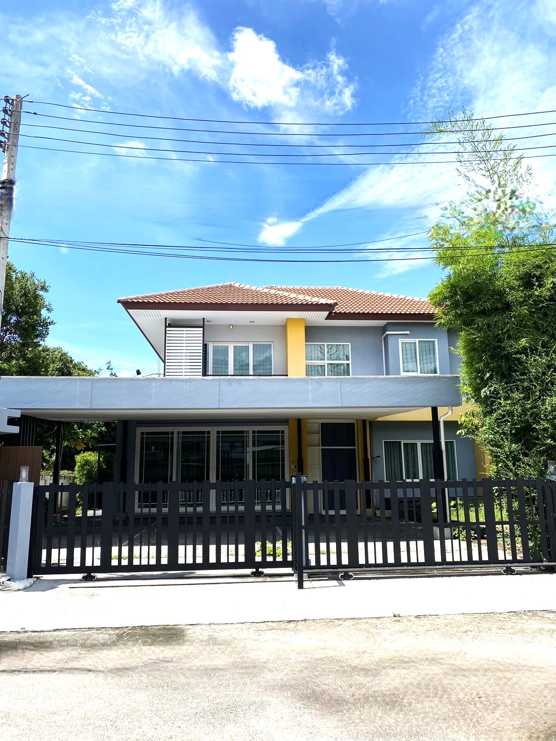ขายบ้านเดี่ยวสองชั้น หมู่บ้านดิ เออบาน่า 1 ทำเลทอง  อำเภอเมืองเชียงใหม่  จังหวัดเชียงใหม่ 
