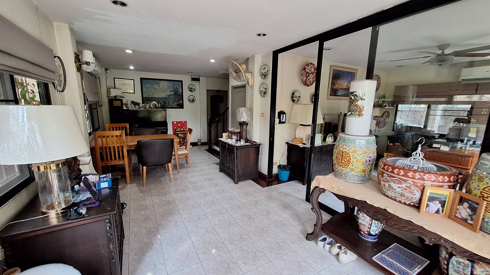 ขายบ้านเดี่ยว 3 ชั้นทำเลดี ใกล้สถานีรถไฟฟ้า BTS เขตจตุจักร กรุงเทพมหานคร 