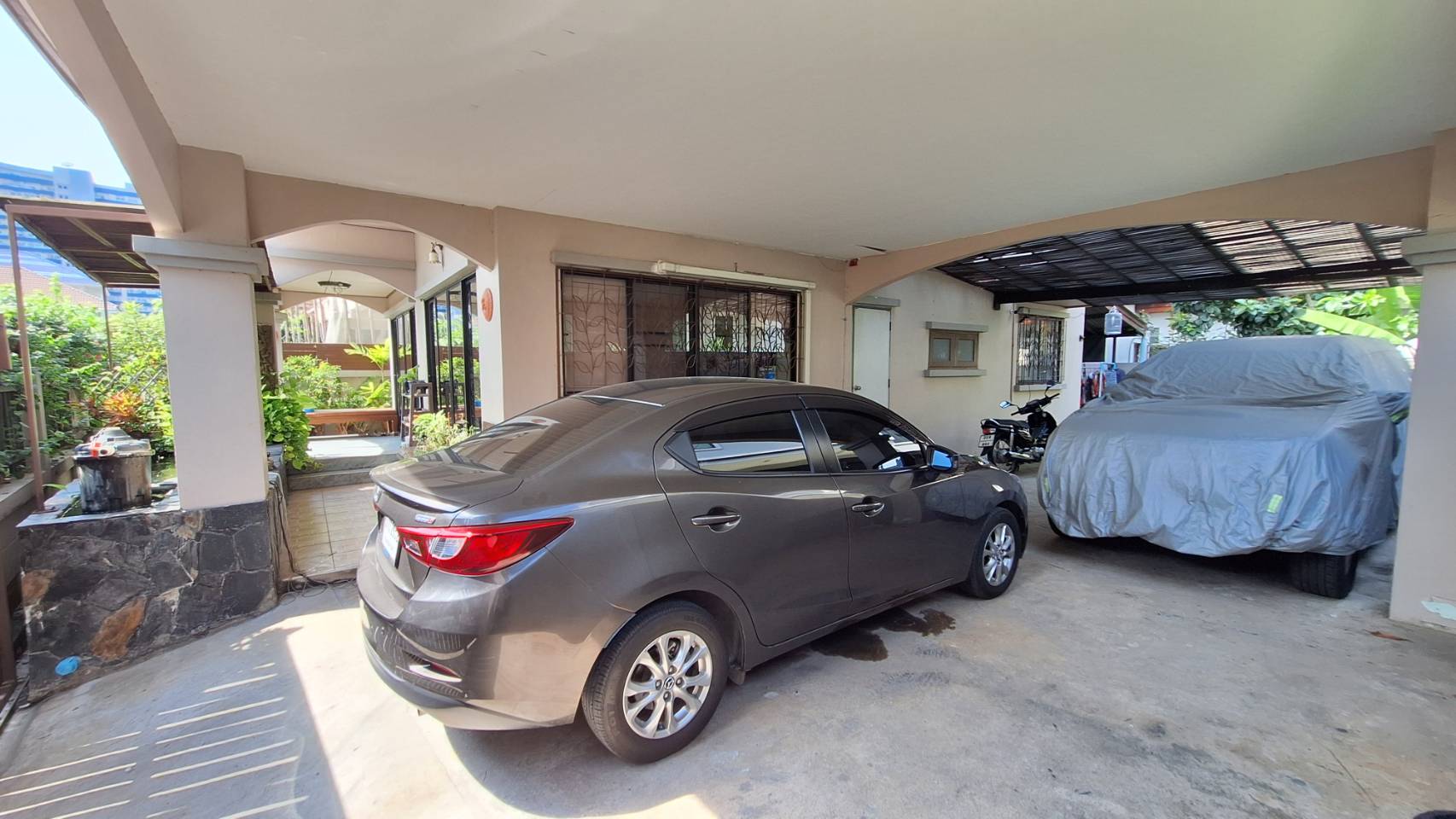 ขายบ้านเดี่ยว 3 ชั้นทำเลดี ใกล้สถานีรถไฟฟ้า BTS เขตจตุจักร กรุงเทพมหานคร 