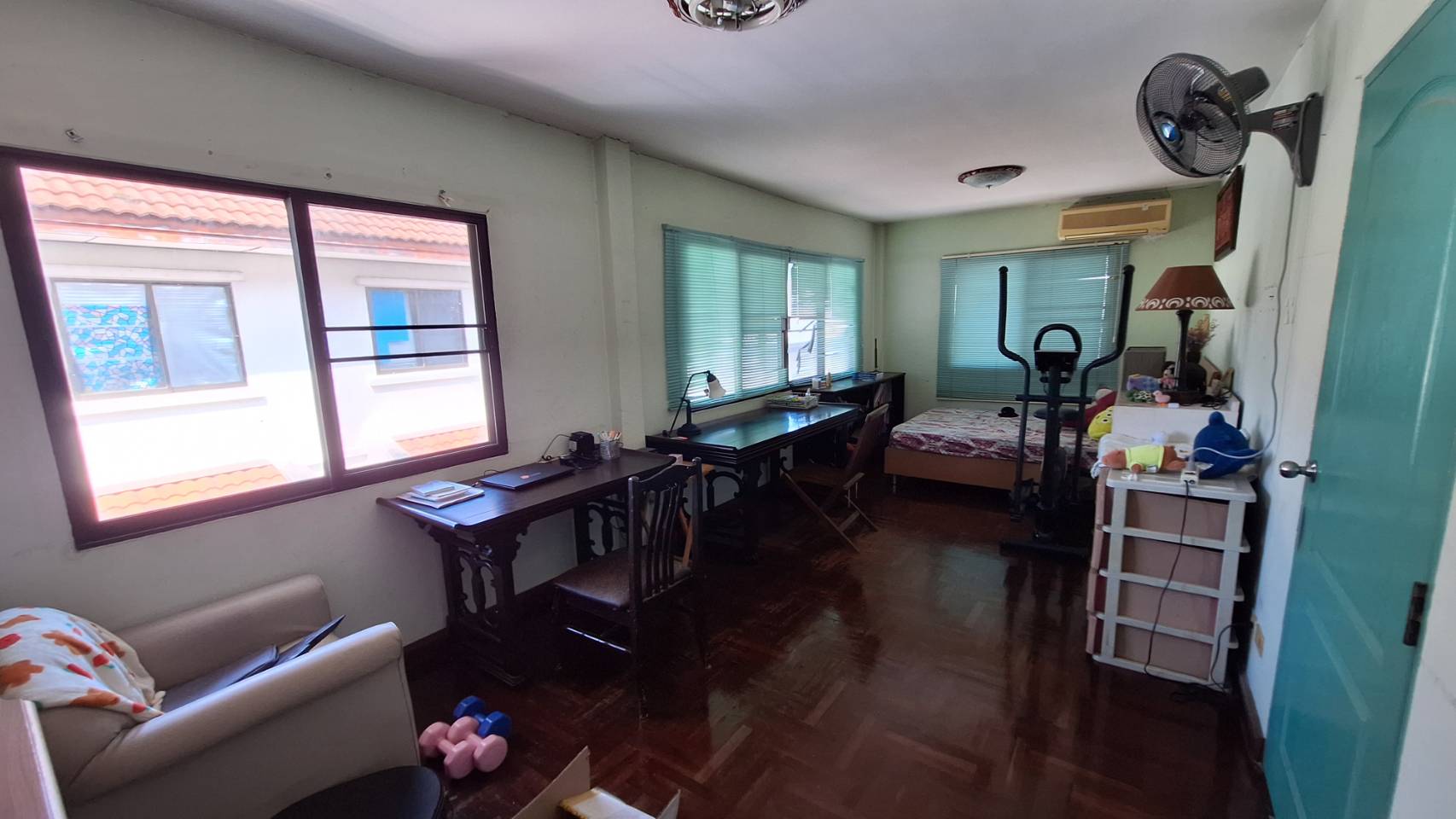 ขายบ้านเดี่ยว 3 ชั้นทำเลดี ใกล้สถานีรถไฟฟ้า BTS เขตจตุจักร กรุงเทพมหานคร 