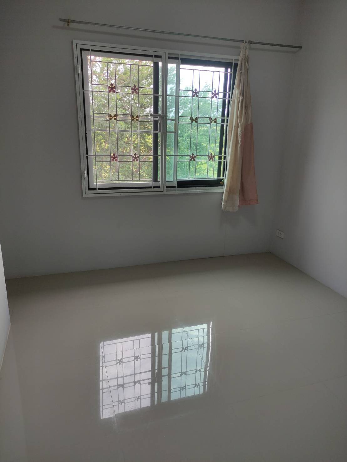 ขายทาวน์เฮาส์ 2 ชั้น ทำเลดี  อำเภอเมือง  จังหวัดฉะเชิงเทรา  ราคา 2350000